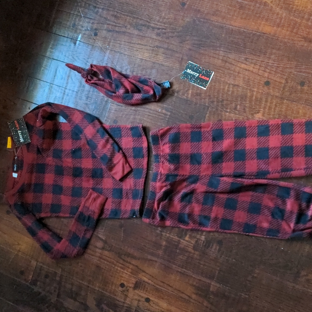 Unisex children's pajamas size medium